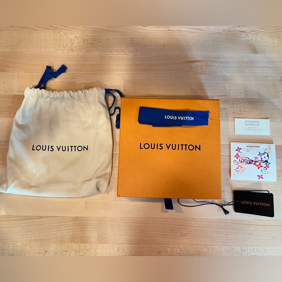 Louis Vuitton 30mm Reversible Belt - Picture 5 of 5